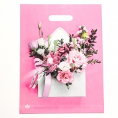 Розовый пакет с цветочным принтом и вырубной ручкой (40х31 см) - Сима-Ленд - купить с доставкой в Брянске