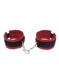 Красно-чёрные полиуретановые наручники Luxurious Handcuffs - Blush Novelties - купить с доставкой в Брянске