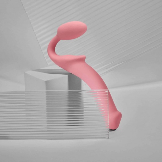 Розовый безремневой страпон Strap-on-me Semi-Realistic Bendable Strap-On size M - Strap-on-me - купить с доставкой в Брянске