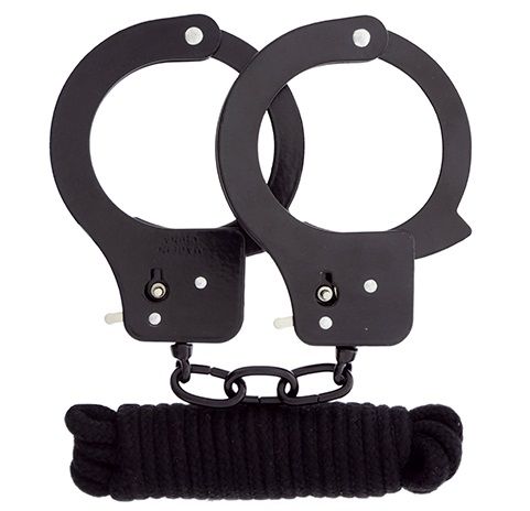 Чёрные наручники из листового металла в комплекте с веревкой BONDX METAL CUFFS LOVE ROPE SET - Dream Toys - купить с доставкой в Брянске